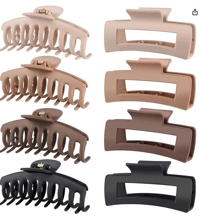 claw clip hairstyle hack for chic shopping day style